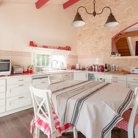 Maison Typique Bauloise Avec Jardin Pornichet